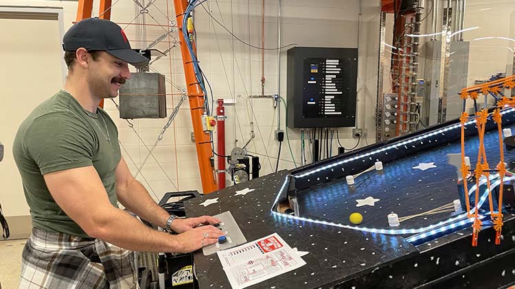Pason employees took a journey through a Mini-Golf course created by Pasonites! The creativity was unmatched! Stations ranged from glow in the dark to pinball, and even a chance to win a laptop if you got a hole-in-one in our IT department.
